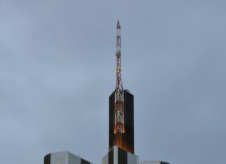 Design Offices Frankfurt Wiesenhüttenplatz: Warum Jeder Hier Arbeiten Will!