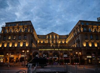 Skyline Hotel Frankfurt Am Main: Entdecken Sie Luxus & Komfort!