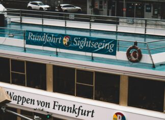 Eintracht Frankfurt Wappen: Faszinierende Geschichte Und Bedeutung Enthüllt