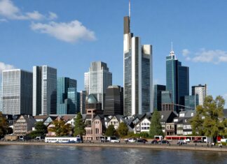 Frankfurts zentrale Lage auf der Europa-Karte: 150 Kilometer südlich von Mainz